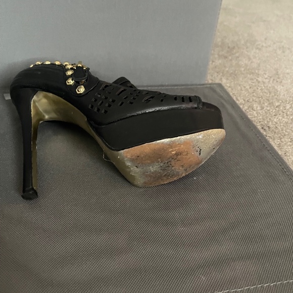 Bebe Size 7 Black Gold Metal Rivets Cut-out Booties Heels Platform Stiletto - Picture 9 of 12